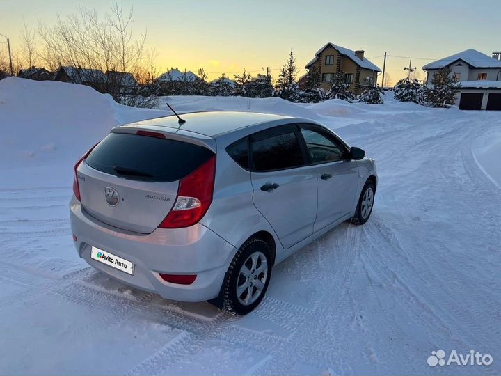 Hyundai Solaris 1.4 МТ, 2011, 221 000 км