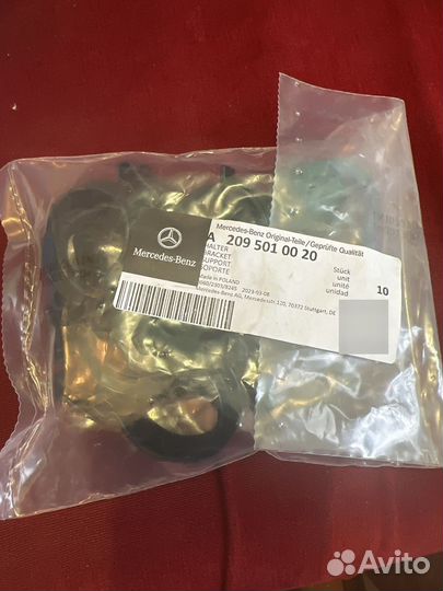 Кронштейн шланга системы охлаждения Мерседес