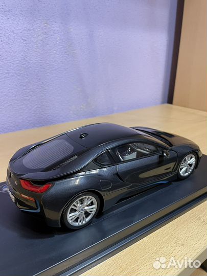 Модель 1/18 paragon-models - BMW - i8 hybrid 2015