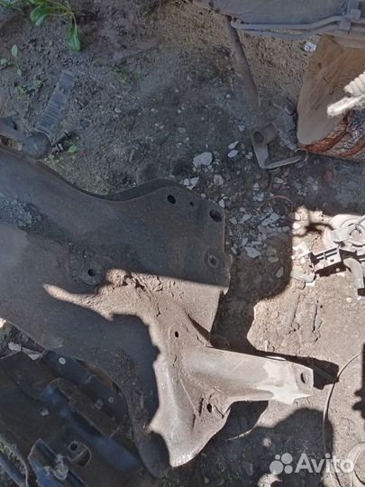 Подрамник Peugeot 206 1.4 i KFW