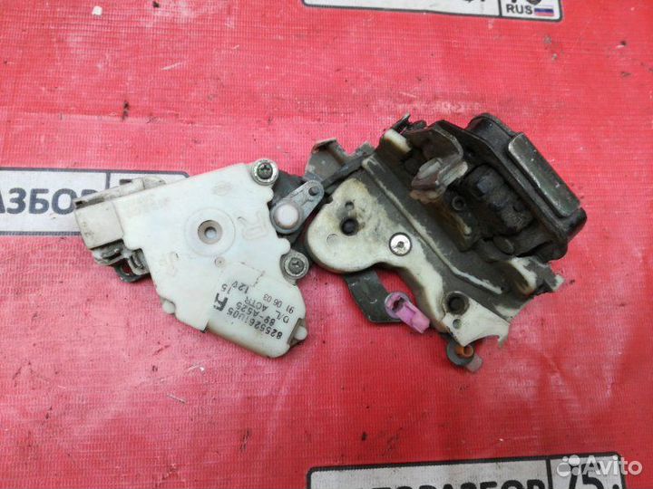 Замок двери задний правый Nissan Presea R10 GA15DE