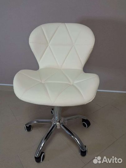 Стул Ракушка на колесах