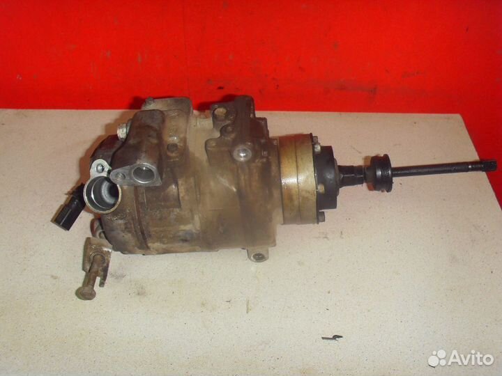 Компрессор кондиционера 4E0260805AM Audi Q7 (4L)