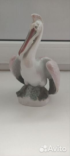 Статуэтка фарфоровая 