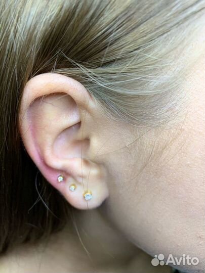 Прокол ушей пирсинг