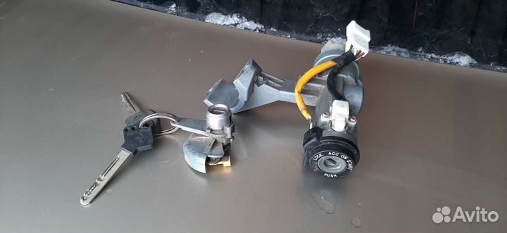 Hyundai elantra xd замок зажигания +замок дверной