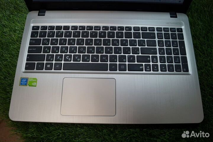 Шикарный asus для учебы и игр на SSD +Geforce