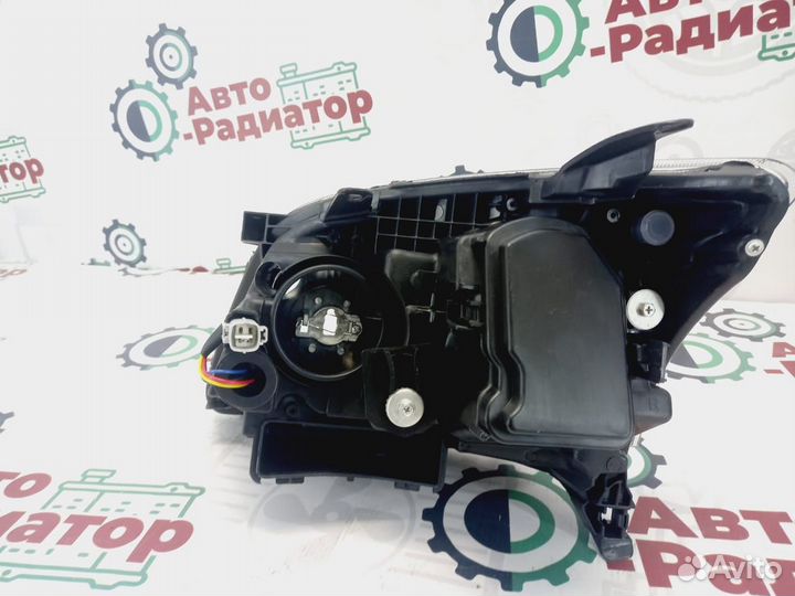Фара toyota avensis 03-06 LH