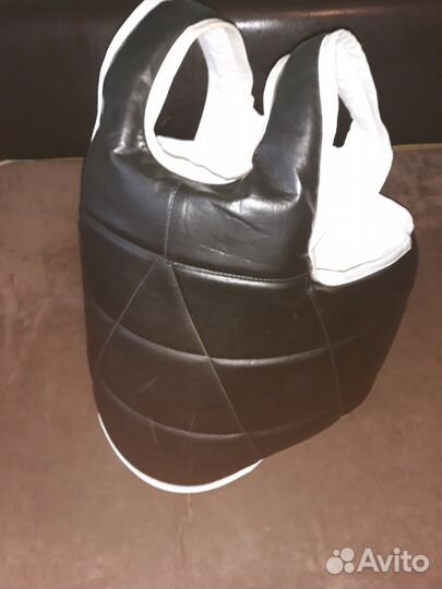 Шлем и протектор для подростка