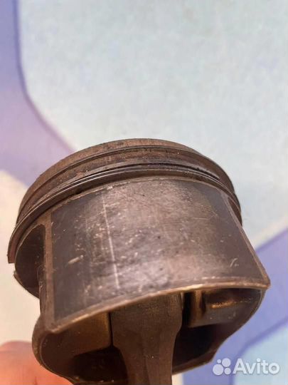 Поршень в сборе с шатуном 078107065AF