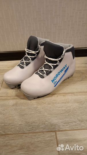 Лыжные ботинки