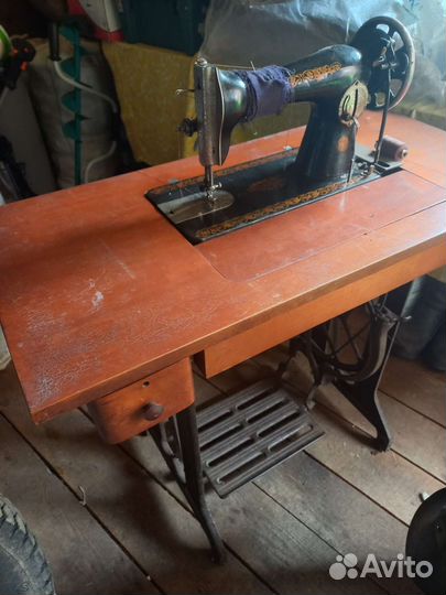 Швейная машинка пмз им. Калинина