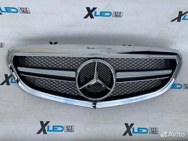 Решетка радиатора Mercedes w212 рестайл AMG e63
