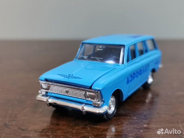 Моделька модель автомобиль Москвич 427 аэрофлот