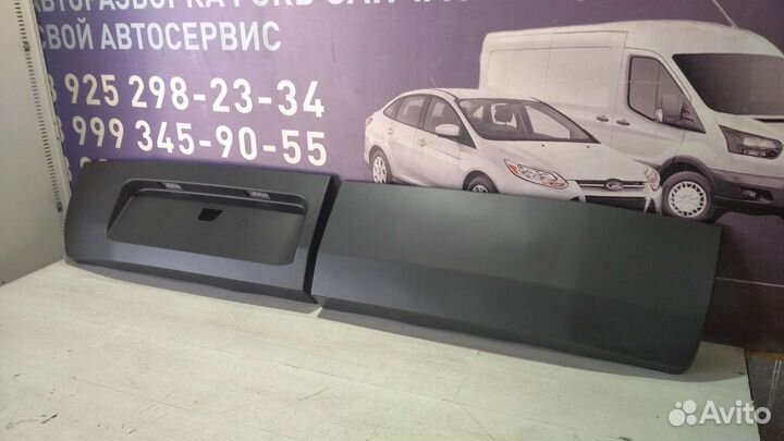 Накладка на заднюю левую дверь Форд Транзит 2014+