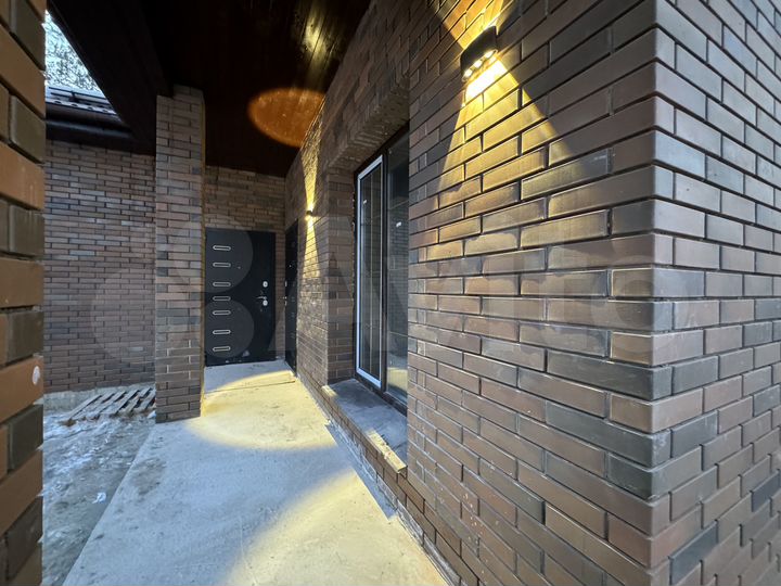 Коттедж 100 м² на участке 8 сот.