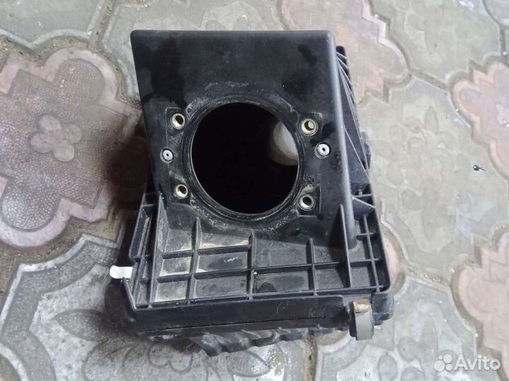 Корпус воздушного фильтра Ниссан Примера Р11