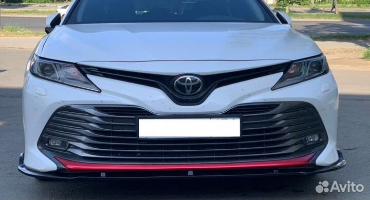 Накладка переднего бампера Toyota Camry V70