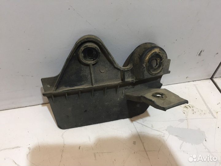 Брызговик левый (Audi A3)