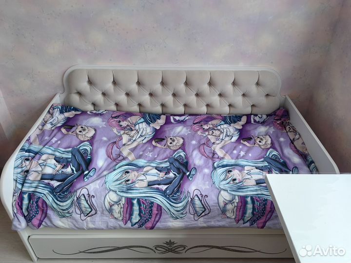 Детские кровати и стол