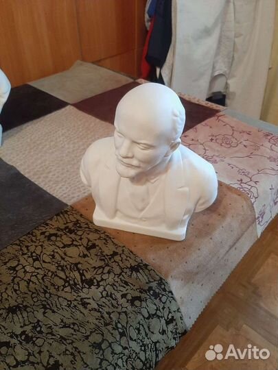 Статуэтки бисквит