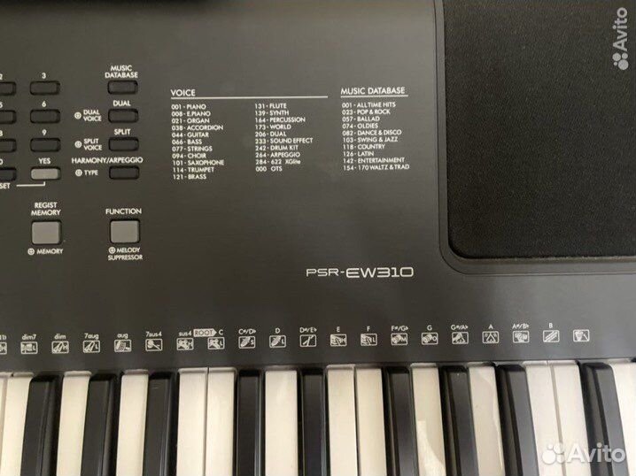 Почти новый Синтезатор yamaha psr ew310