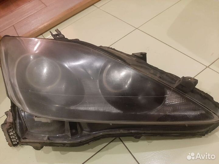 Фары на lexus is 250