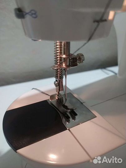 Швейная машина irit