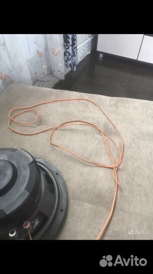 Колонка сабвуфер