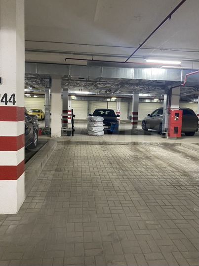 Машиноместо, 14 м²