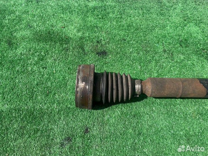 Полуось (привод) передняя правая R Volkswagen Golf