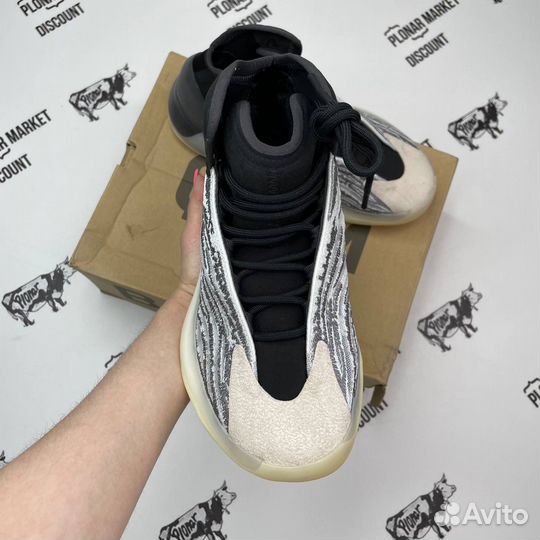 Оригинал 41 eu Adidas originals yeezy qntm