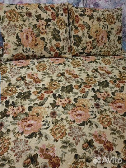 Покрывало гобеленовое + 2 подушки