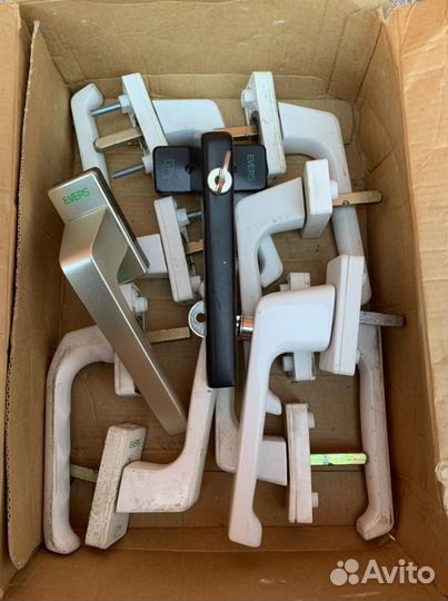 Ручки оконные