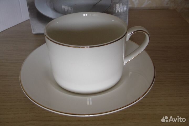 Новая чашка с блюдцем 230 мл. в подарочной упаковк