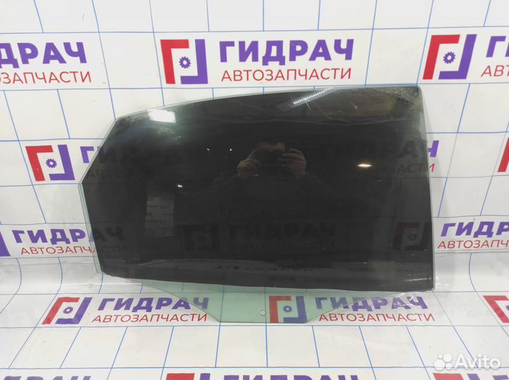 Стекло двери задней правой Volkswagen Polo Sedan