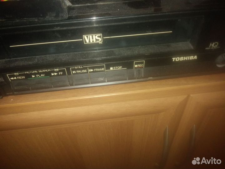 Видеомагнитофон Toshiba