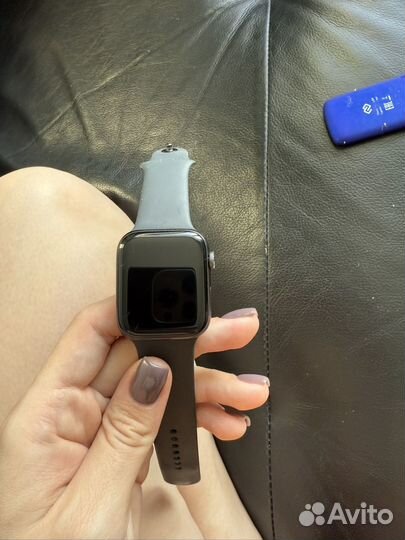 SE Space Gray Aluminum Case Black Spert Band 44MM