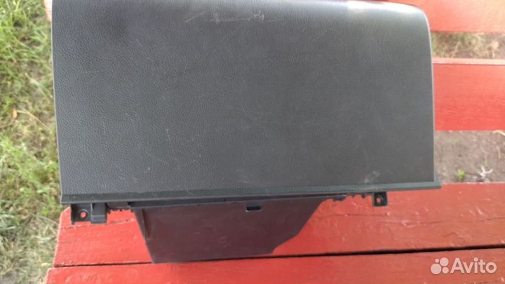 Бардачок nissan note e11 1.6