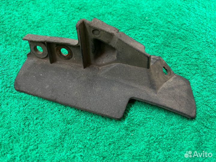 Брызговик Lexus Gs 4 (12-17) L10 4GR 2.5 2012-2017