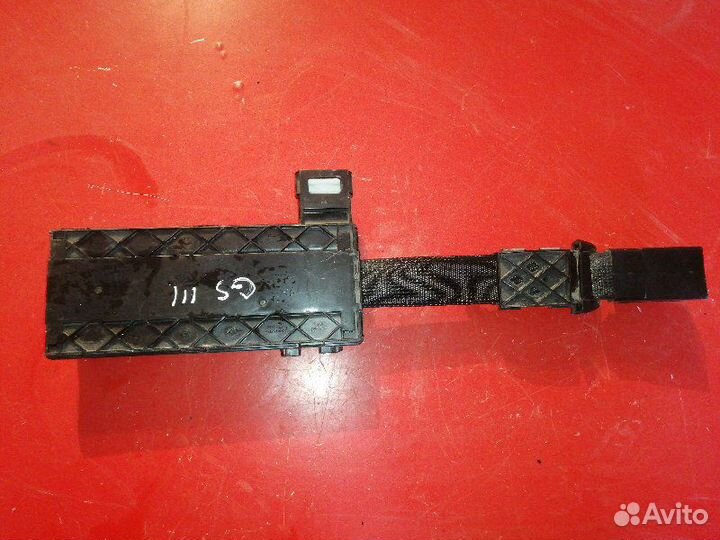 Доводчик крышки багажника Lexus Gs S190