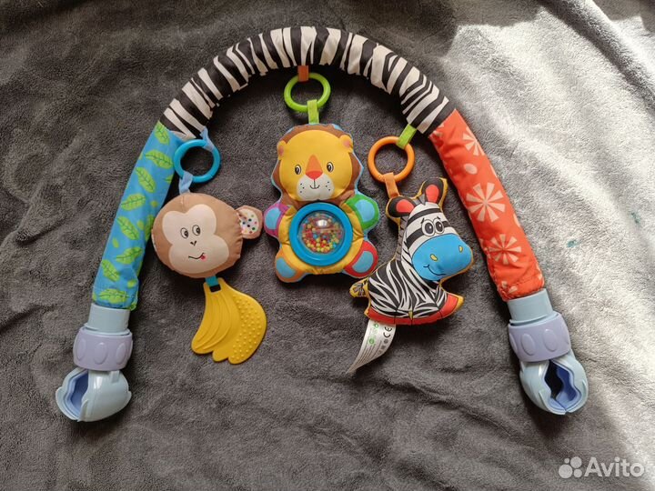 Дуга с игрушками на кроватку, коляску, шезлонг