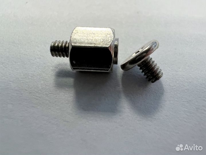 Винт со стойкой для крепления M.2 SSD на материнск