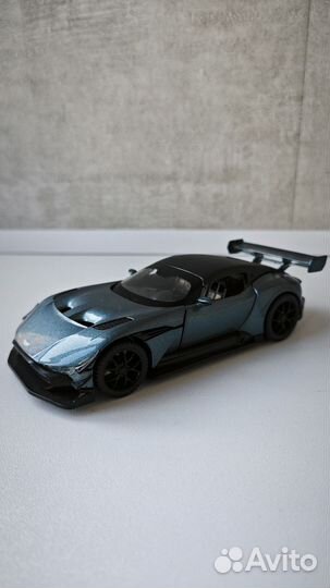 Модель 1:38 Aston Martin Vulcan