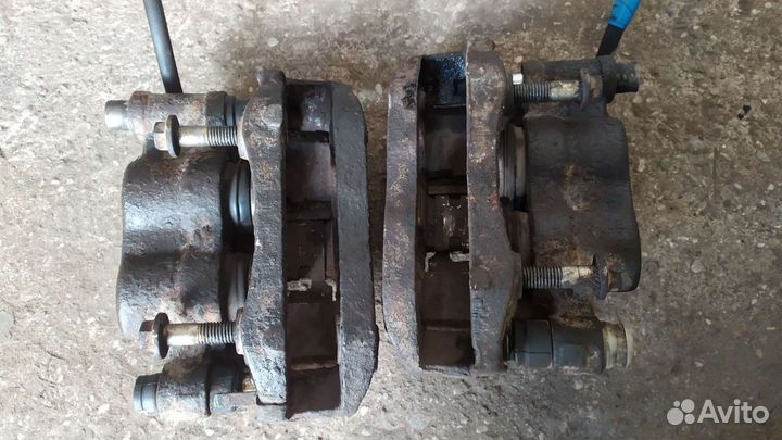 Суппорта тормозные передние Форд Транзит 2.5D 1998