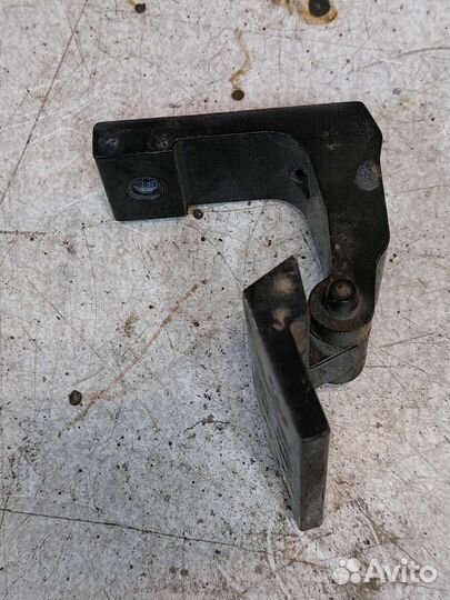 Петля двери задняя правая верхняя audi a8 d2