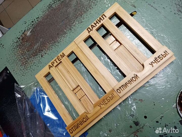 Подарки любимым подушки,фтокружки,бейджи,подставки