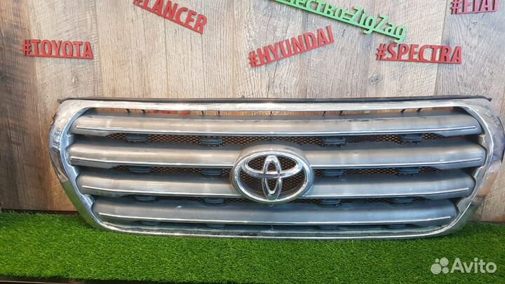 Решётка радиатора Toyota Land Cruiser 200 08-15