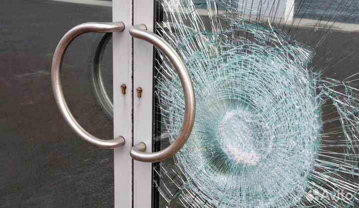 Поклейка бронепленки на окна