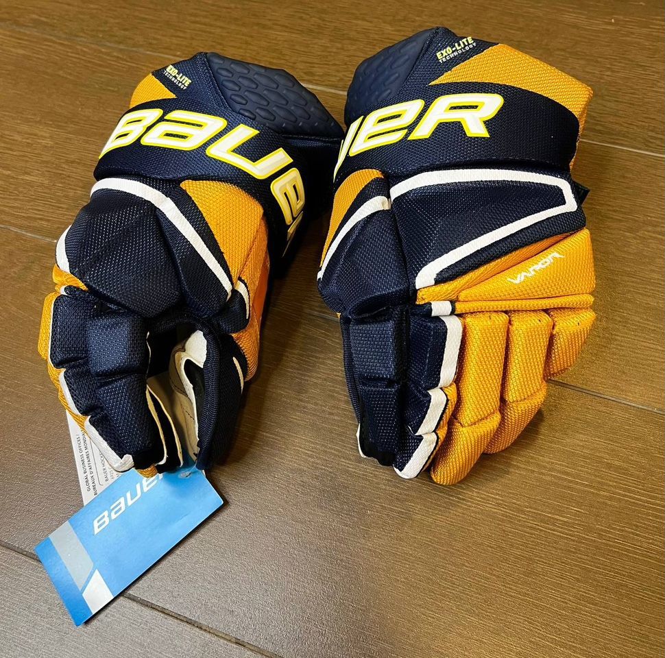 Краги желтые. Краги Bauer Hyperlite. Краги Бауэр. Клюшка крага петушок.